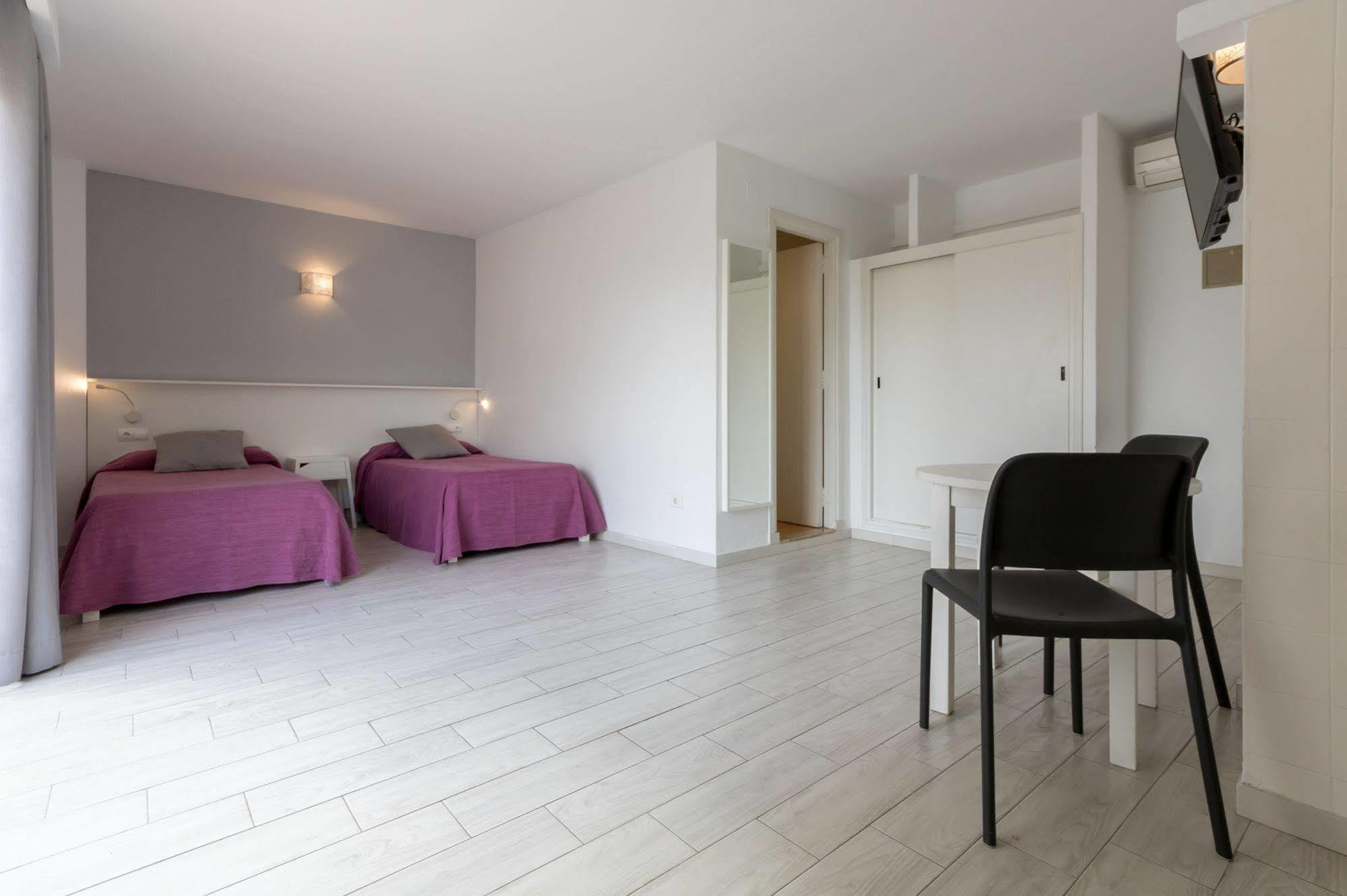 Apartamentos Orosol 2 By Typic Hotels San Antonio Kültér fotó